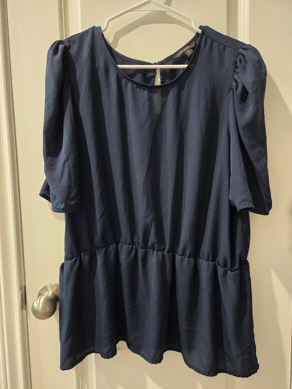 Women's Banana Republic Blue Peplum Blouse. Size XL